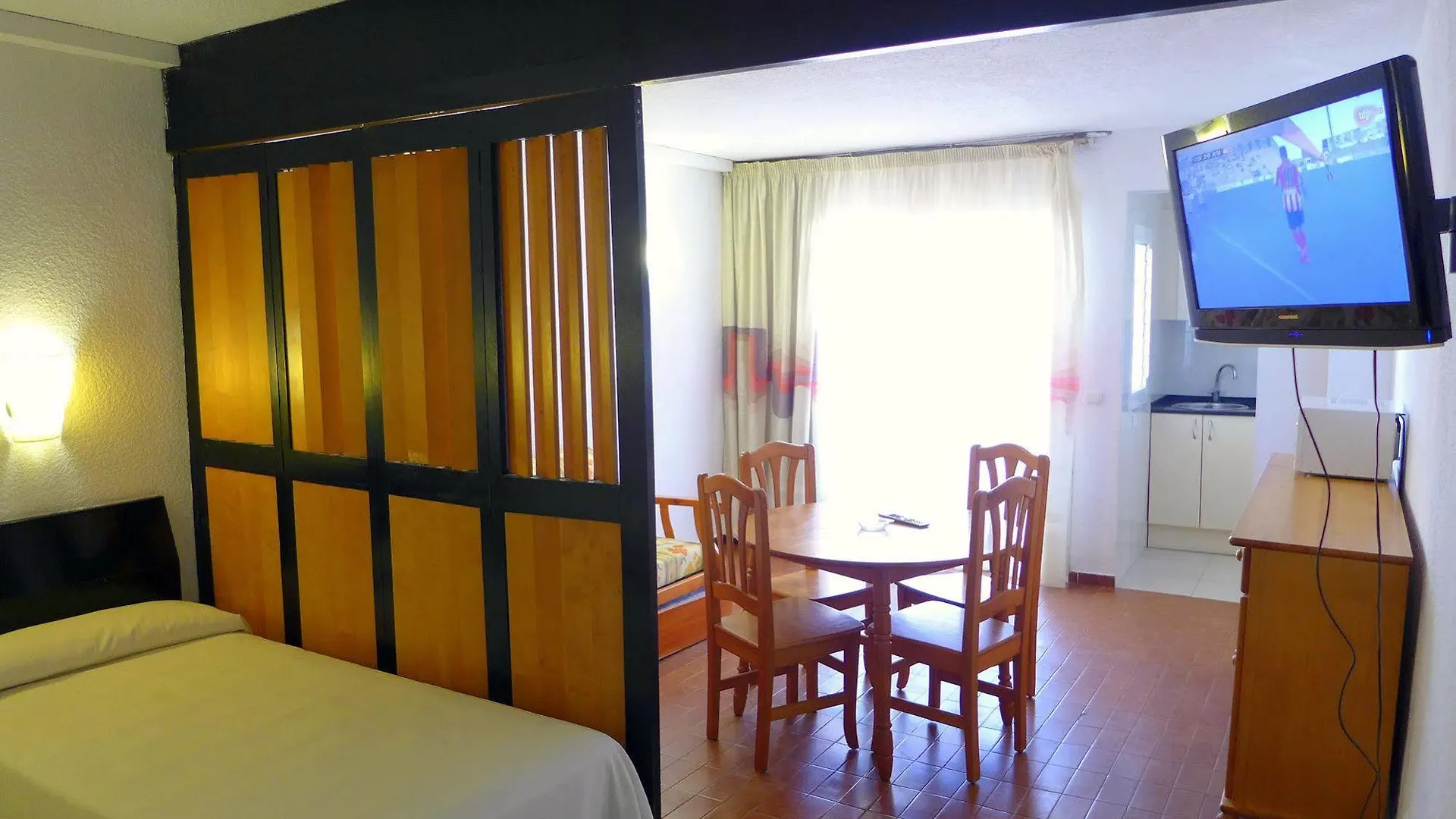 Apartamentos Alboran-Arysal Salou 0*,  Spain